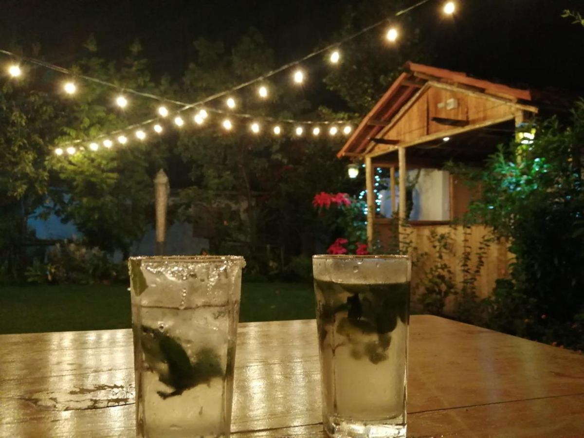 Hostal Dulzura Caraz Buitenkant foto