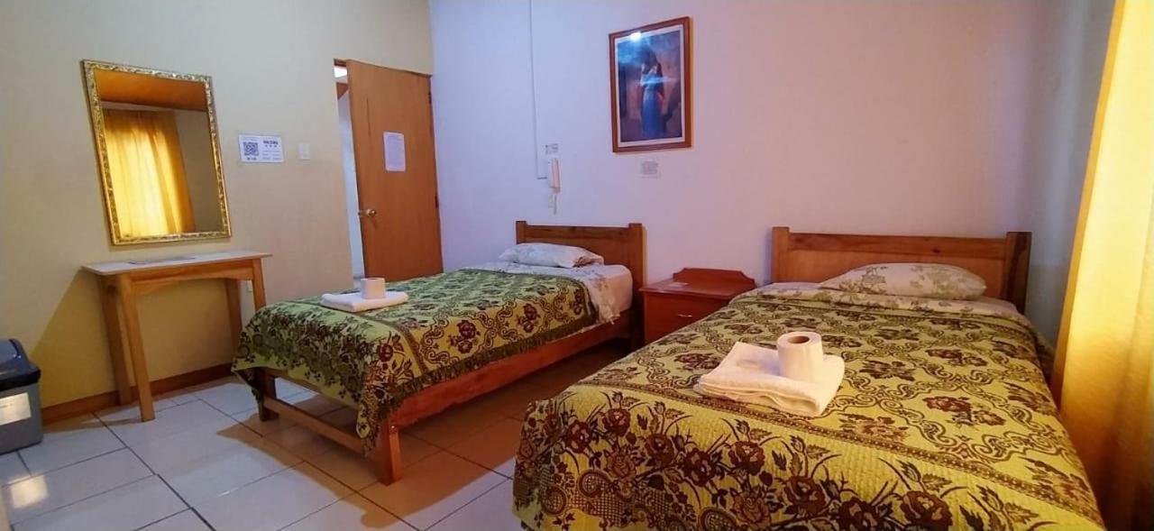 Hostal Dulzura Caraz Buitenkant foto
