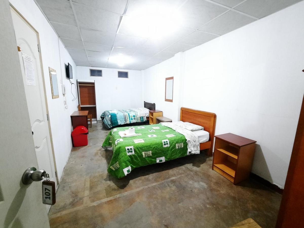 Hostal Dulzura Caraz Buitenkant foto