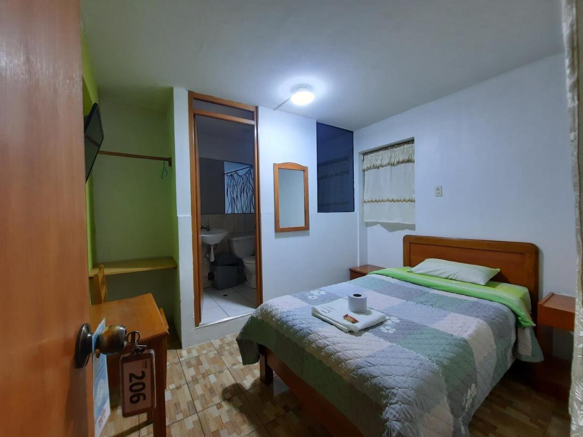 Hostal Dulzura Caraz Buitenkant foto