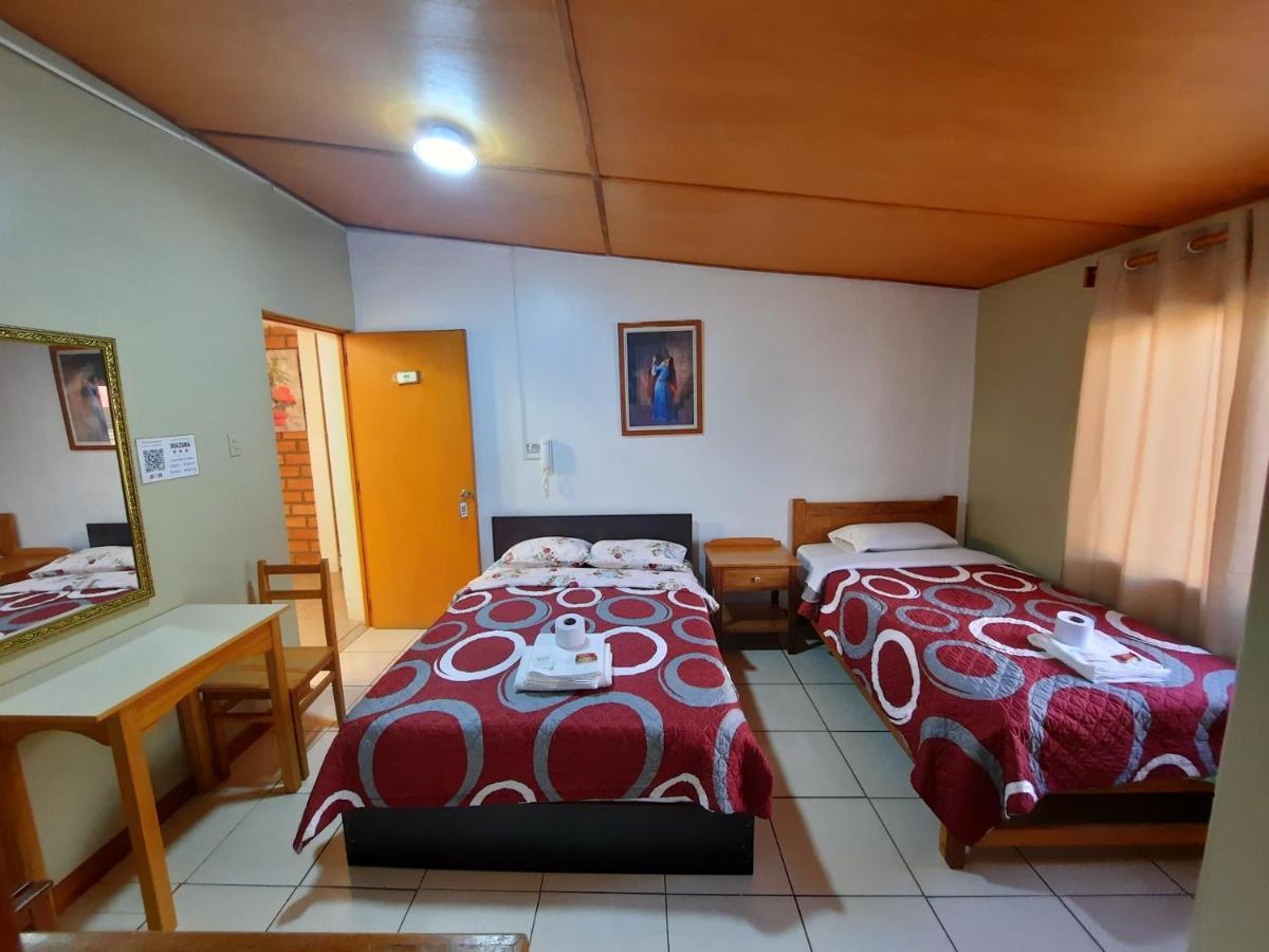 Hostal Dulzura Caraz Buitenkant foto