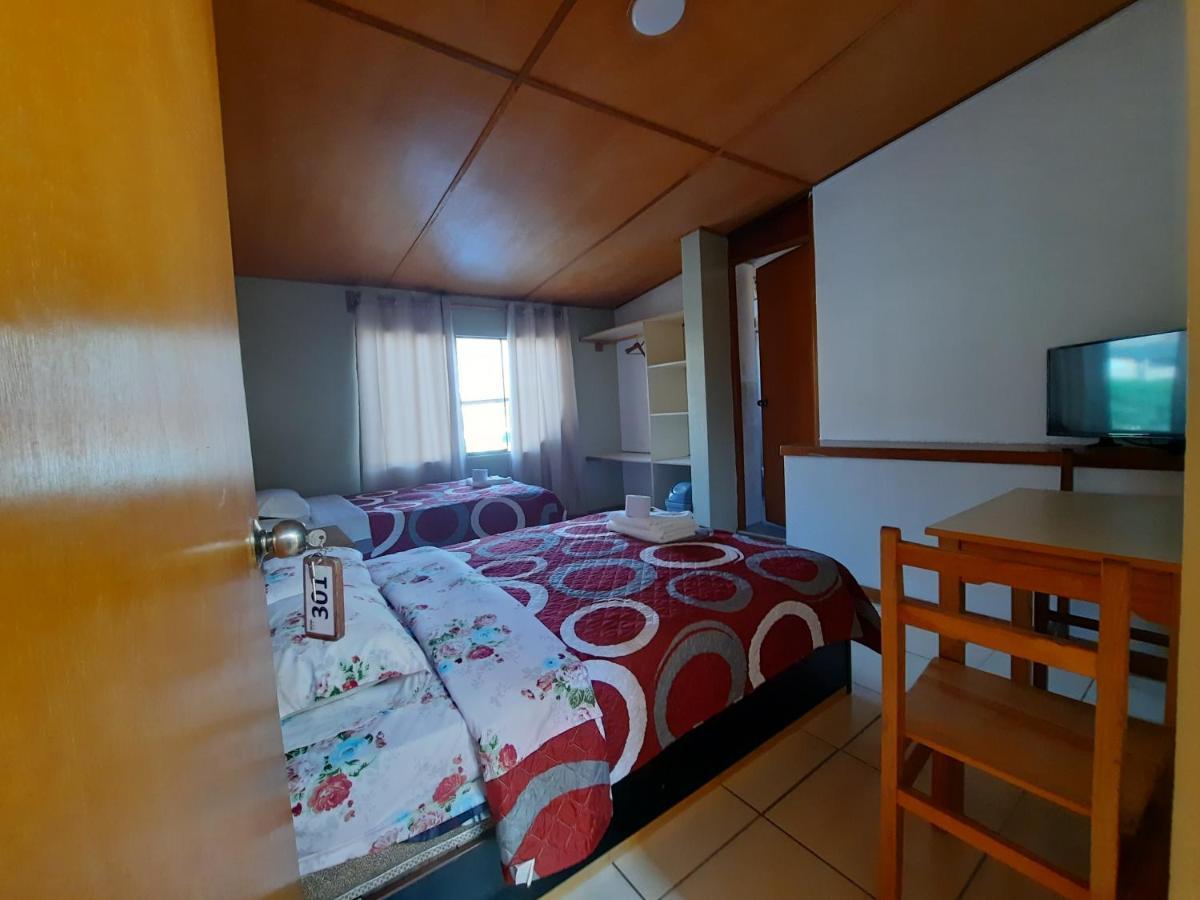 Hostal Dulzura Caraz Buitenkant foto